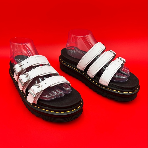 NEW! Womens DR MARTENS Blaire Slide Sandals NWOB - Picture 2 of 9